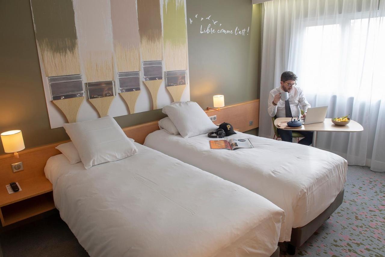 Classic Room Two Zip Beds